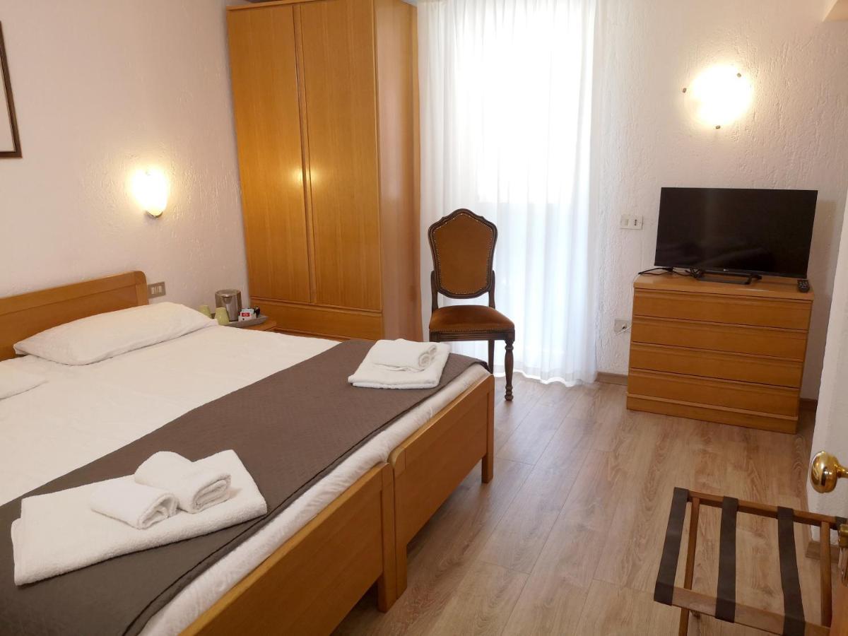 Hotel Villa Milano Пейо Фонти Екстериор снимка